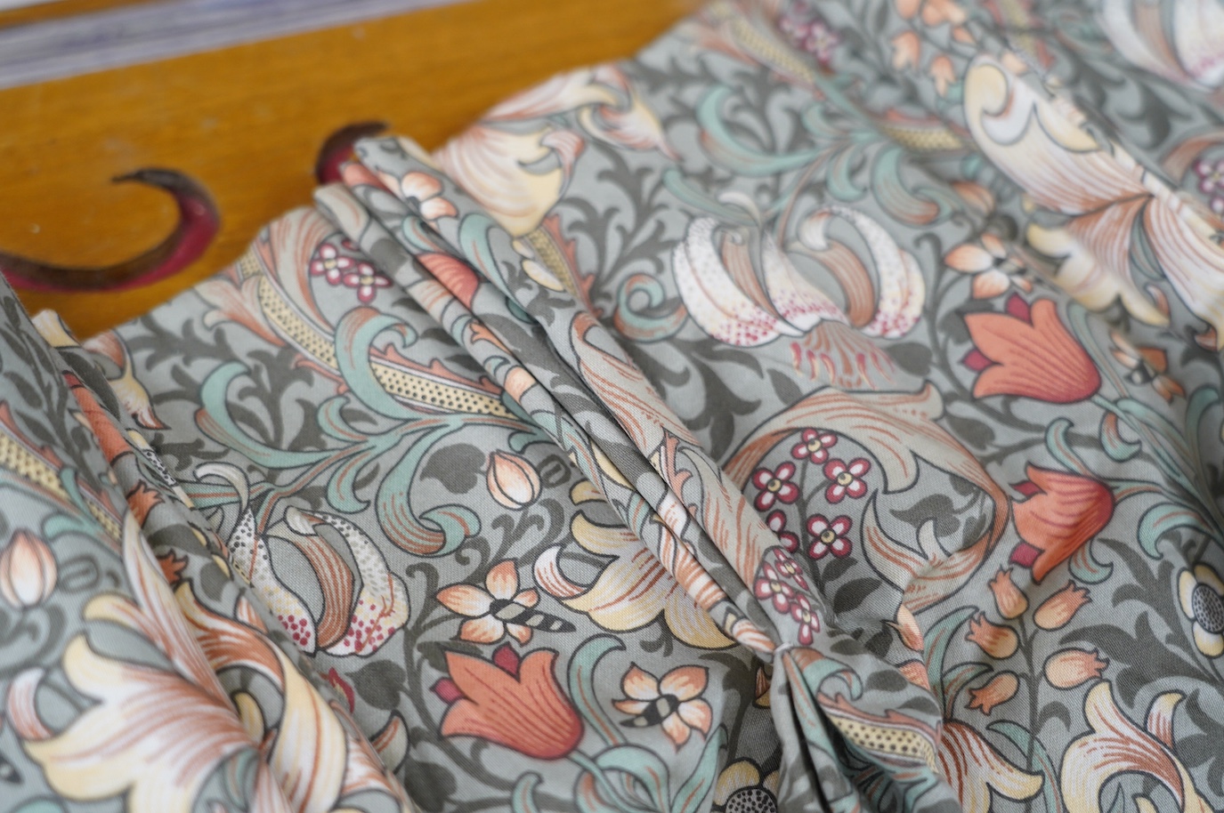 A pair of modern Sandersons William Morris designed curtains. 218cm wide (at the top), 240cm long. Condition - fair
